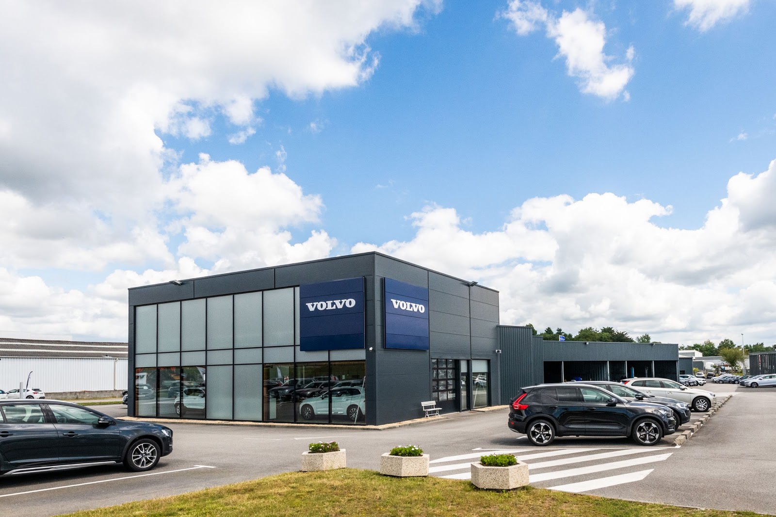 VOLVO VANNES - PEMZEC AUTOMOBILES - LS GROUP