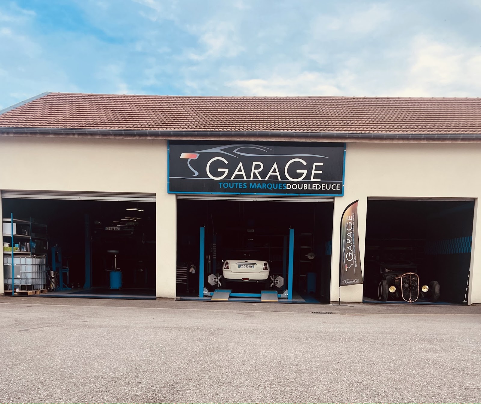 Garage Double Deuce