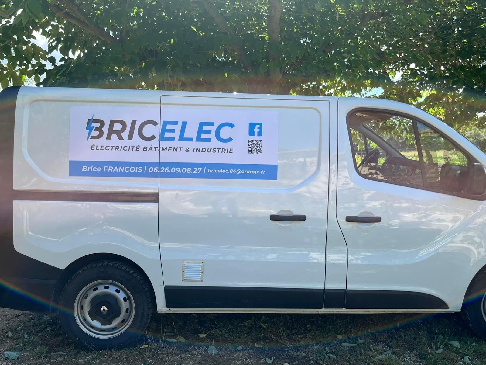 Logo de BRICELEC